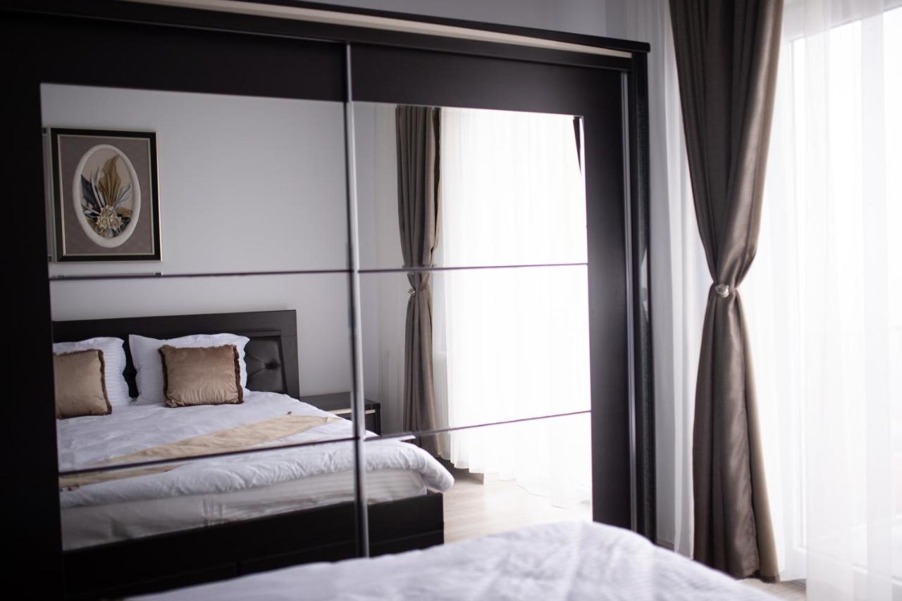 Apartament Denissia Oradea Bagian luar foto