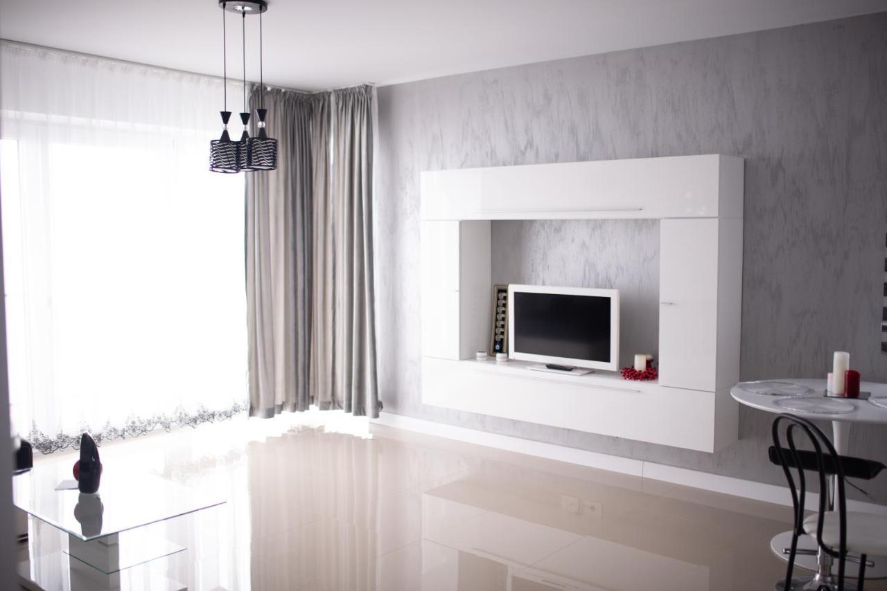 Apartament Denissia Oradea Bagian luar foto