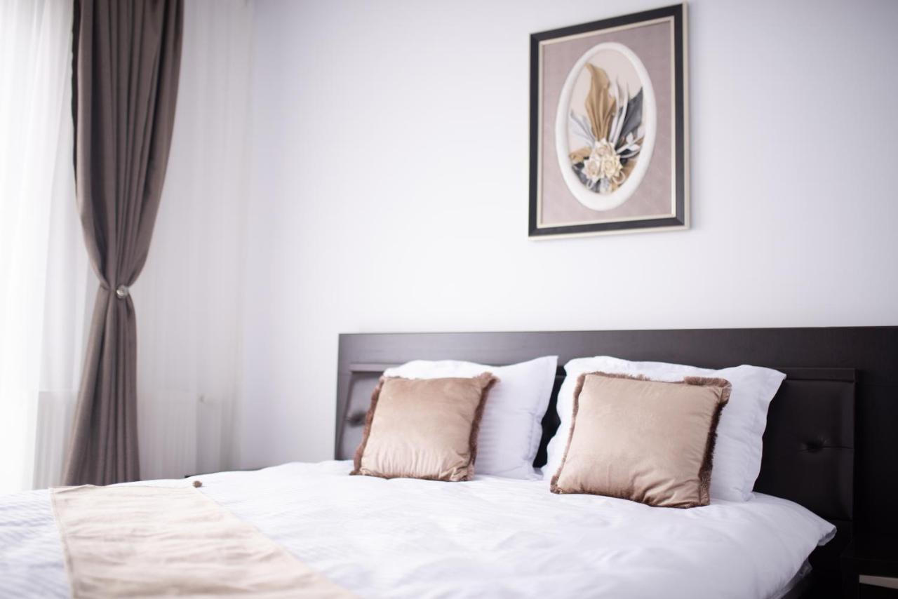 Apartament Denissia Oradea Bagian luar foto